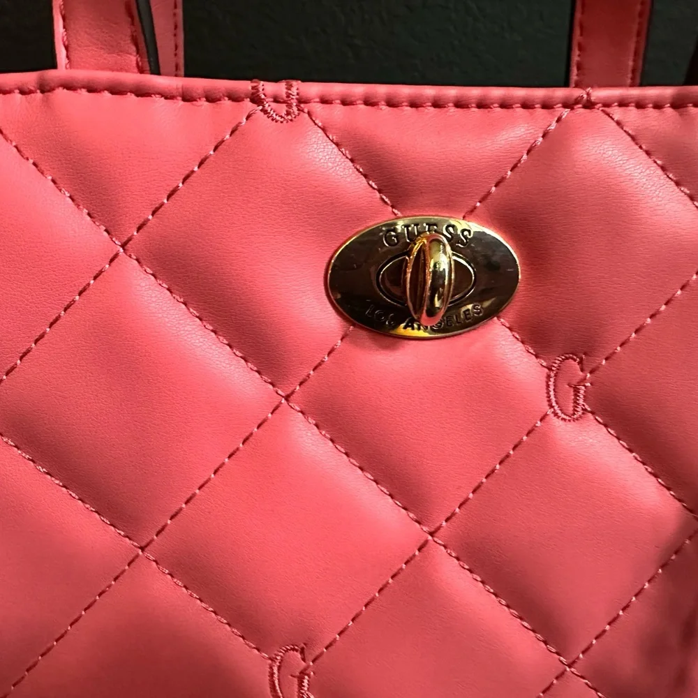 Light Pink Quilted Handbag - Picture 3 of 3